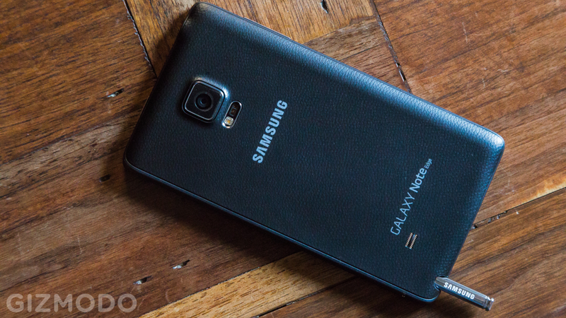 Illustration for article titled Galaxy Note Edge Review: This Crazy Smartphone Ain't Half Bad